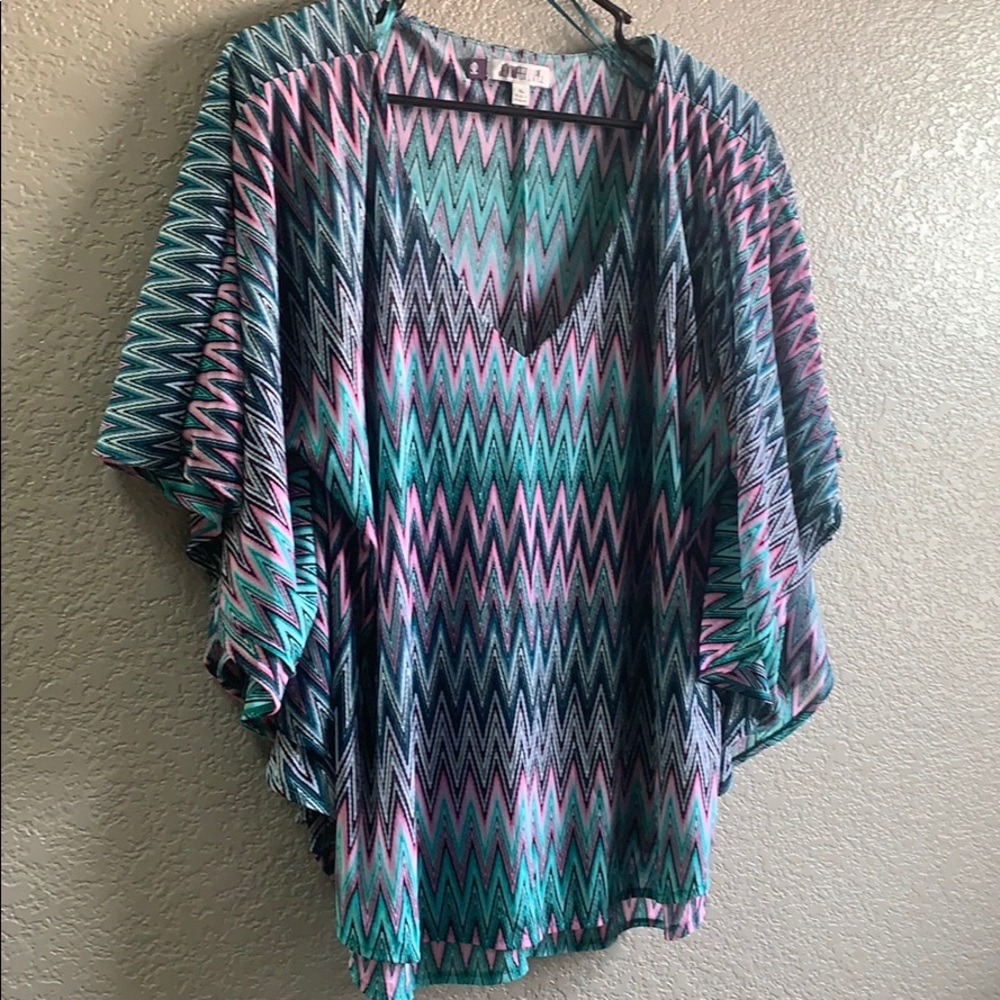 Batwing layered V-neck Blouse